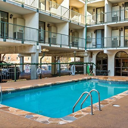 Lovely Condo W/ Indoor Pool *Only Steps To Parkway Гатлинбург Экстерьер фото